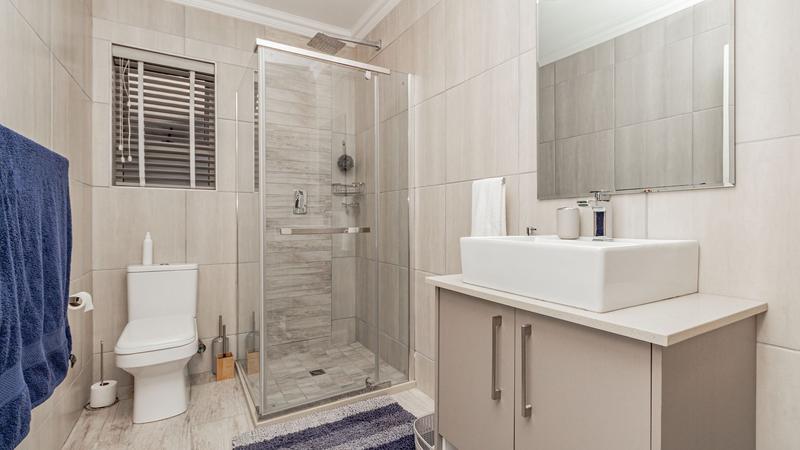 6 Bedroom Property for Sale in Outeniqua Strand Western Cape